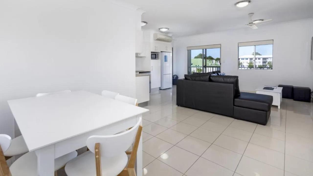 Villa Stylish Unit With Water Views Bellara